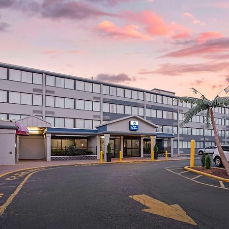 Best Western Rutgers University Hotel East Brunswick Exterior foto